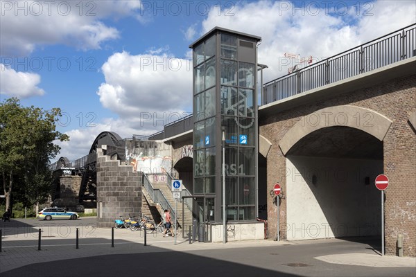 Bicycle lift to the Radschnellweg Ruhe, RS1, at the Ruhrbruecke Muelheim and Stadt Viadukt, Muelheim an der Ruhr, North Rhine-Westphalia, North Rhine-Westphalia, Germany, Europe