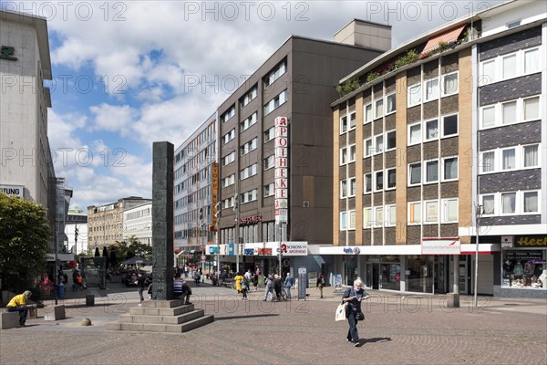 Schlossstrasse pedestrian zone at Kurt-Schumacher-Platz, Muelheim an der Ruhr, North Rhine-Westphalia, North Rhine-Westphalia, Germany, Europe