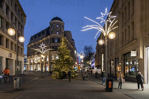 Shopping streets in Cologne in the Corona Crisis, Schildergasse pedestrian zone, Cologne, North Rhine-Westphalia, Germany, Europe