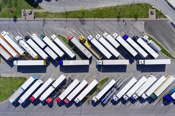 Rest area Denkendorf on the motorway A8, occupied parking spaces for trucks, drivers have to respect their rest periods, drone photo, Denkendorf, Baden-Wuertttemberg, Germany, Europe