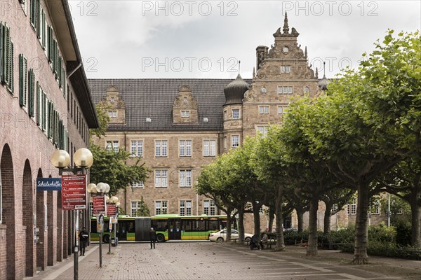 Friedensplatz, in the background local court, Ruhr area, Oberhausen, North Rhine-Westphalia, North Rhine-Westphalia, Germany, Europe