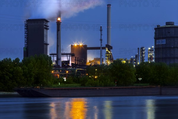 Huettenwerke Krupp Mannesmann, HKM, steam cloud coking plant, gas flare, Rhine, night shot, Duisburg, North Rhine-Westphalia, North Rhine-Westphalia, Germany, Europe