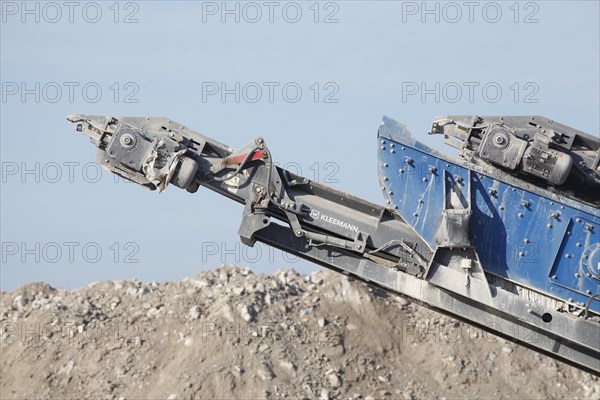 Demolition tongs on an excavator, Germany, Europe