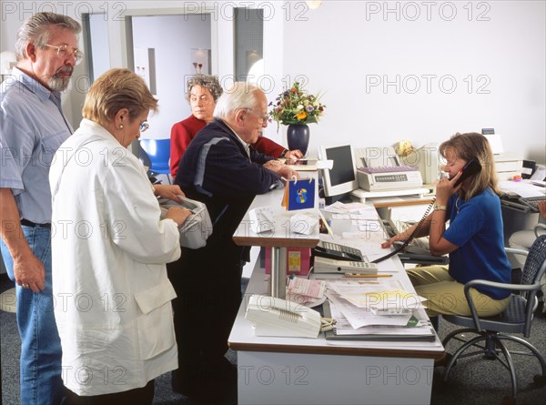 Consultation in an orthopaedic practice, here in the centre of Cologne on 28.8.1997, with the preparation and performance of operations, DEU, Germany, Europe