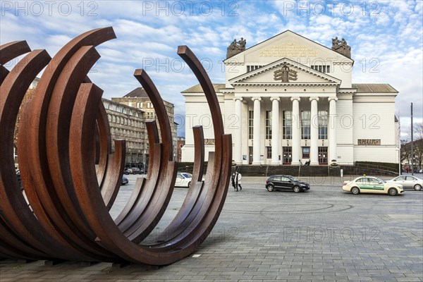 Theatre Duisburg, Deutsche Oper am Rhein, artwork by the French artist Bernar Venet 5 arches in front of the opera house, Duisburg, North Rhine-Westphalia, Germany, Europe