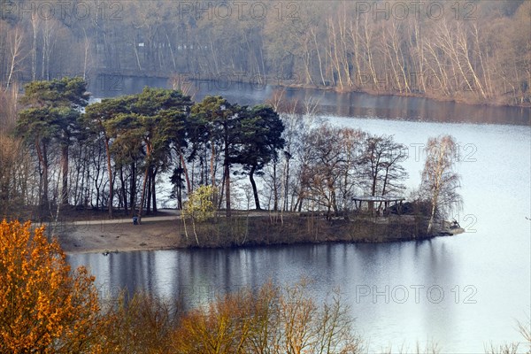 Six-lake plateau in Duisburg-Wedau, refuge at the Wildfoerstersee lake, Duisburg, North Rhine-Westphalia, Germany, Europe