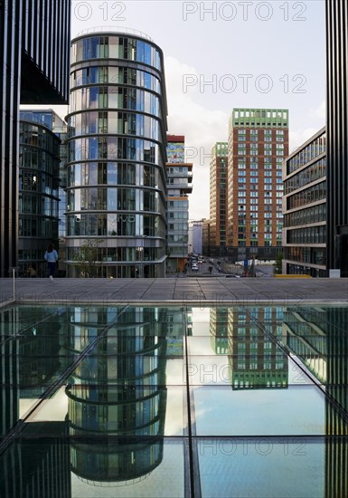 Harbour tip in the Media Harbour with the design hotel Hyatt Regency Duesseldorf, North Rhine-Westphalia, Germany, Europe