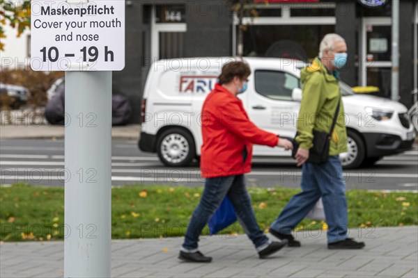 Mandatory masks from 10-19 h in Duesseldorf-Bilk, Duesseldorf, North Rhine-Westphalia, Germany, Europe