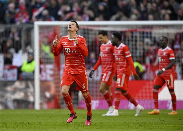 Goal celebration Benjamin Pavard FC Bayern Muenchen FCB