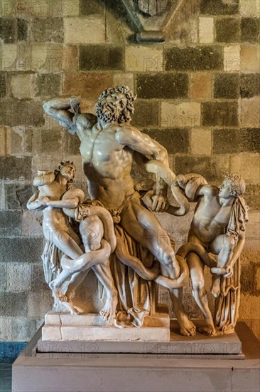 Copy of the Laocoon Group, Grand Masters Palace built in the 14th century by the Johnnite Order, Fortress and Palace for the Grand Master, UNESCO World Heritage Site, Old Town, Rhodes Town, Greece, Europe