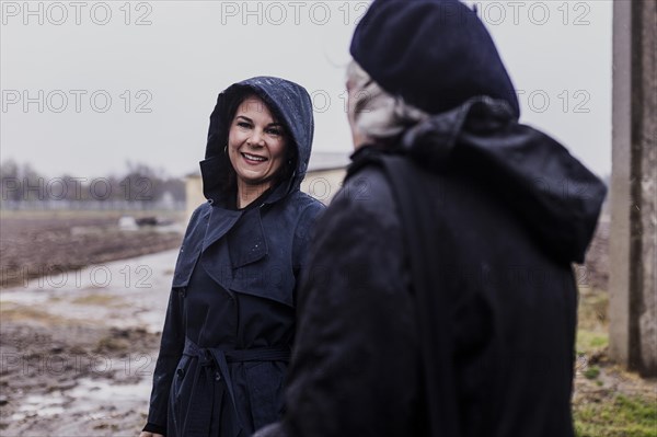 (L-R) Annalena Baerbock (Buendnis 90Die Gruenen), Federal Minister of Foreign Affairs, and Caroline Milow, Project Manager of the Bad Bad Irrigation Canal, photographed during a visit to the Bad Bad Irrigation Canal near Samarkand, Baerbock travels to Kazakhstan and Uzbekistan for talks., Samarkand, Uzbekistan, Asia