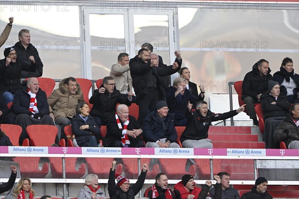 Goal celebrations in the stands: Stefan Effenberg, Uli Hoeness, Oliver Kahn Chairman of the Board FC Bayern Munich FCB Sports Director Hasan Salihamidzic FC Bayern Munich FCB Herbert Hainer President and Chairman of the Supervisory Board FC Bayern Munich FCB National Coach Coach Hans-Dieter Hansi Flick GER Co-coach Coach Marcus Sorg GER Allianz Arena, Munich, Bavaria, Germany, Europe