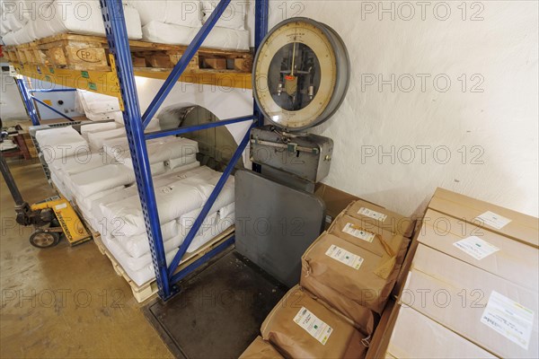 Grain stock in a mill in Ditzingen, 26.08.2022. Packages with milled flour in organic quality., Ditzingen, Baden-Wuerttemberg, Germany, Europe