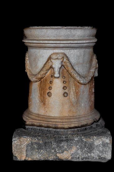 Base of a cylindrical funeral altar of Ariston, son of Demostratos, 1st century BC, Laodikeia in Phoenicia, Archaeological Museum in the former Order Hospital of the Knights of St John, 15th century, Old Town, Rhodes Town, Greece, Europe