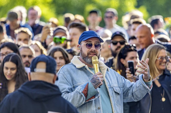 Spontaneous free concert by the rapper Sido, promotion for the car brand Smart, Berlin, Germany, Europe