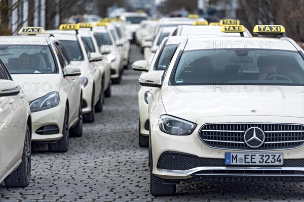 Many taxis queue up, waiting in line at the taxi stand, Messe, Munich, Upper Bavaria, Bavaria, Germany, Europe