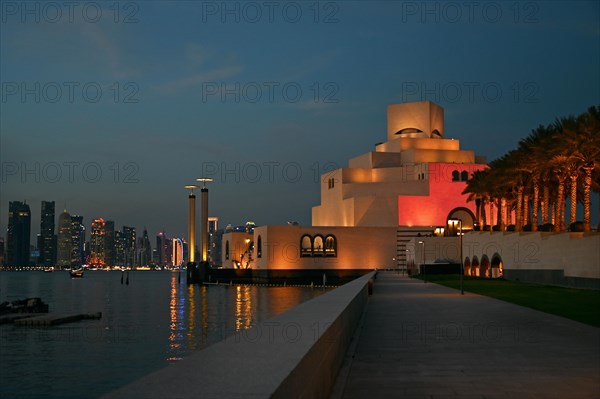 Museum of Islamic Art by the Archtics Ieoh Ming Pei and Jean-Michel Wilmotte, Doha, Qatar, Asia