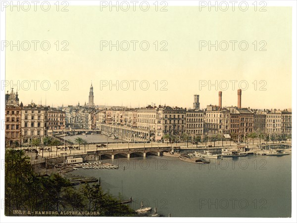 Alster and Alster Arcade in Hamburg