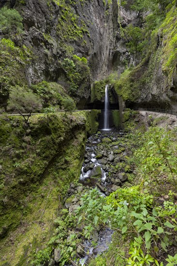 Nova waterfall and Moinho in a gorge