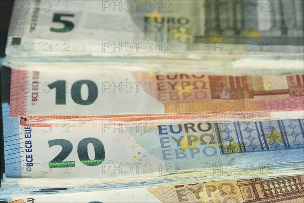 Various euro notes