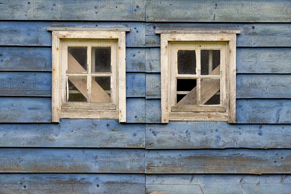 Abandoned wooden house