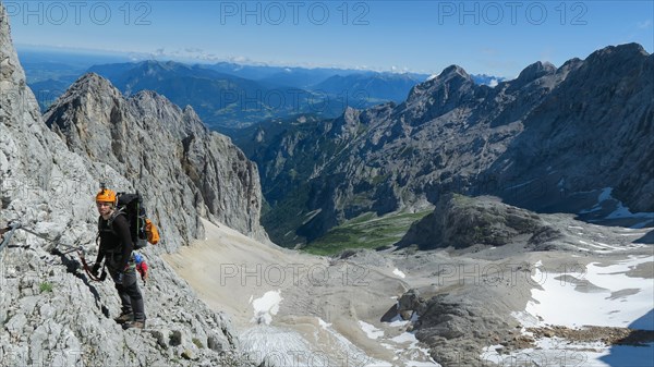 Passage via ferrata with a large exposure and an amazing view of the mountain range and the glacier. Zugspitze massif