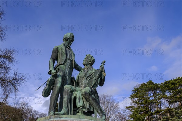 Lanner-Strauss Monument