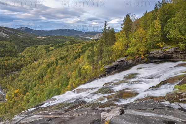 Valnesfossen in autumn