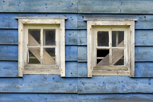 Abandoned wooden house