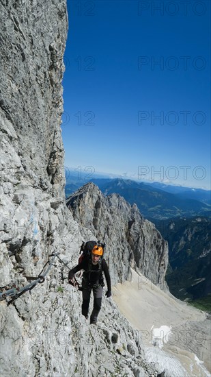 Passage via ferrata with a large exposure and an amazing view of the mountain range and the glacier. Zugspitze massif