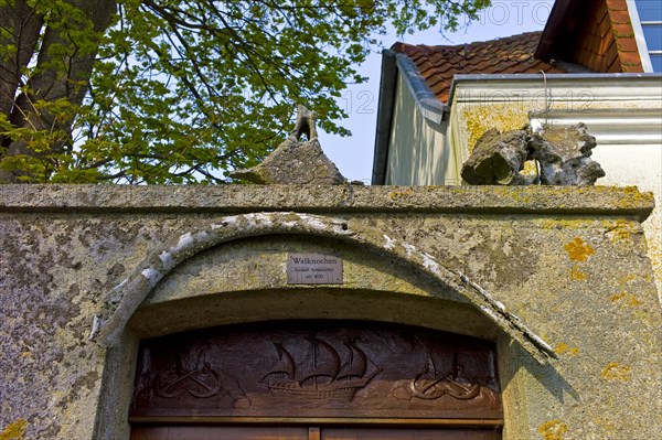 Entrance area with whale bones