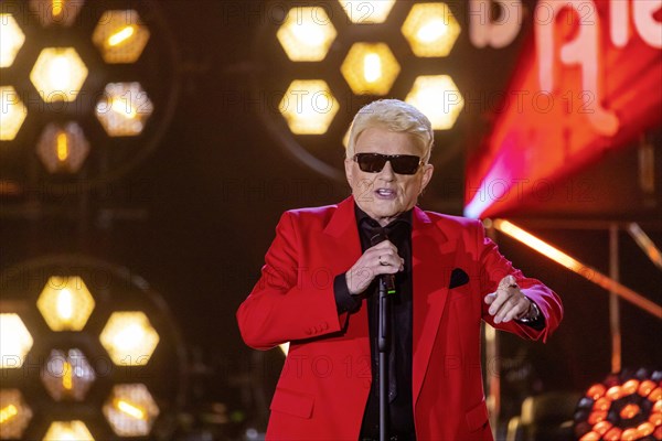 Singer Heino performing on stage. 50 years of the ZDF Hit Parade