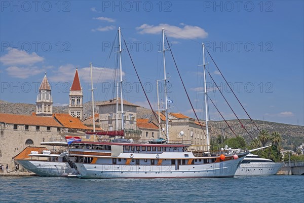 Large sailing ships