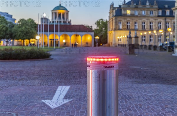 Electro-hydraulic bollards on squares in the city centre