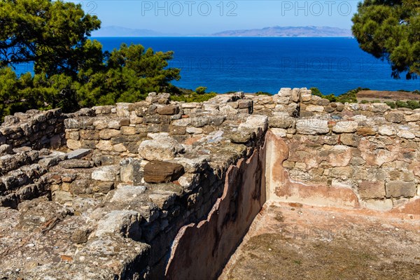 Well-preserved thermal baths