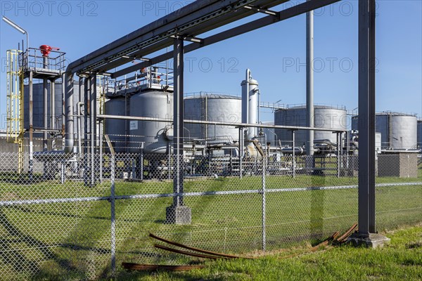 Brunsbuettel tank farm of the Heide refinery