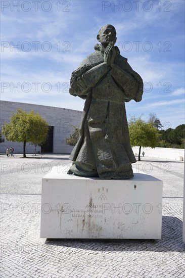 Statue of Pope Paul VI