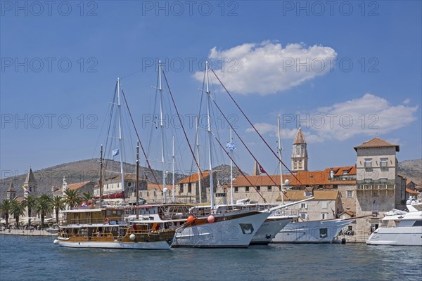 Large sailing ships