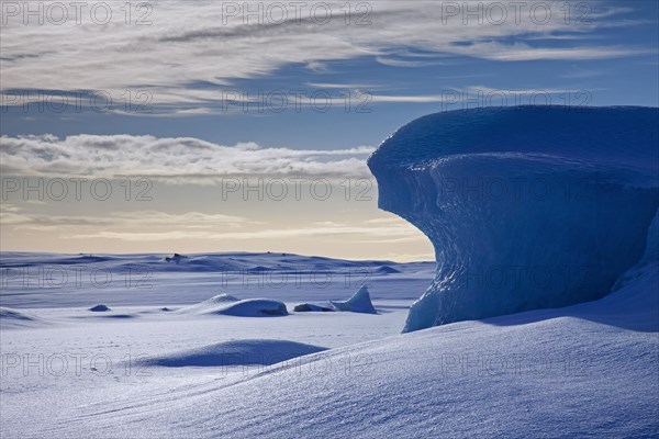 Ice formations in the Fjallsarlon Glacier Lagoon