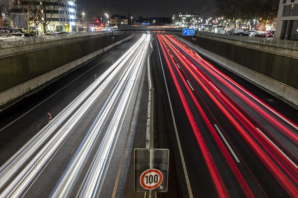 Permitted speed limit 100 kmh on the A59 urban motorway