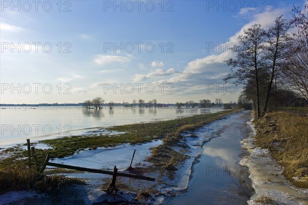 Icy Wuemmewiesen and drainage ditch in Bremen Borgfeld