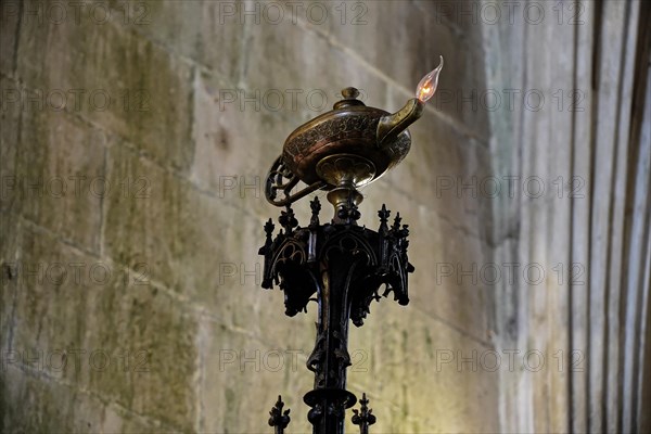 Oil lamp at the Tomb of the Unknown Soldier in the Chapter House