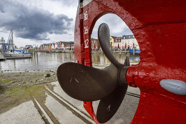 Propeller of the barrel-launched Hildegard on the open-air exhibition grounds of the Schiffahrtsmuseum Nordfriesland at the Husum inland harbour