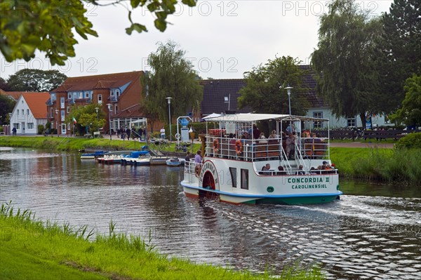 Paddle steamer Concordia on the river Harle