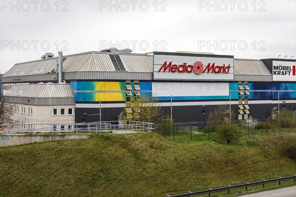 Mediamarkt and Moebel Kraft on the A4