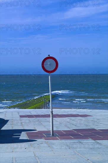 Traffic sign on the beach promenade