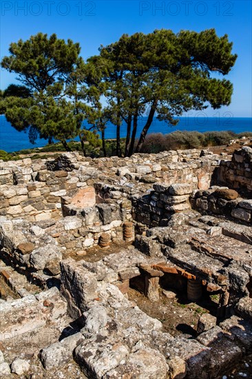 Well-preserved thermal baths