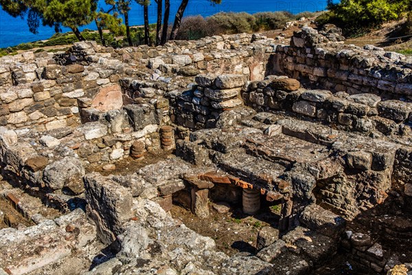 Well-preserved thermal baths