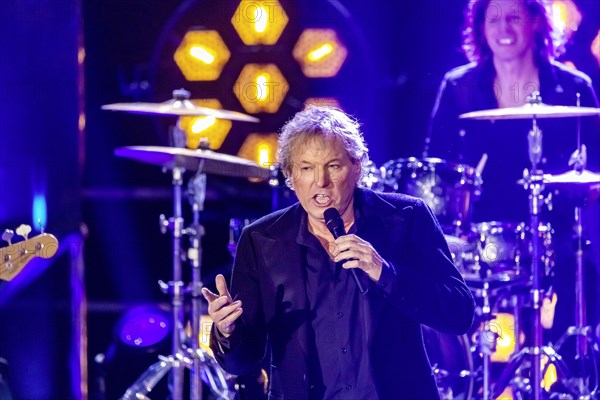 Singer Bernhard Brink performing on stage. 50 years of the ZDF Hit Parade