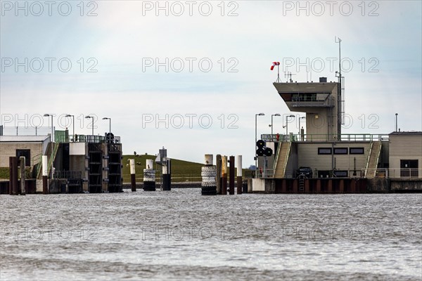 Barrage and exit at Husum outer harbour